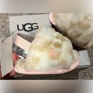 UGG - baby slides - fluff yeah - size 0-1 (0-6 month)